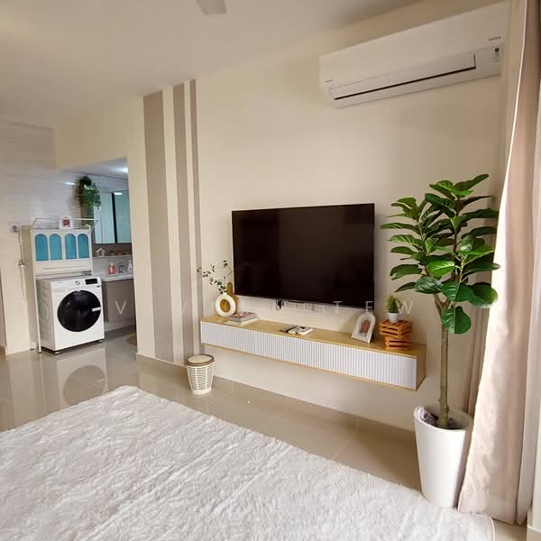 Servis Apartment untuk Disewa di Baron Residence @ Lake City - Vivian Tew - Living Room - PropertyGuru.com.my