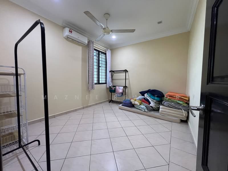 Condominium for Sale at Sri Lojing Condominiums - Maznee Realtor - Bedroom - PropertyGuru.com.my
