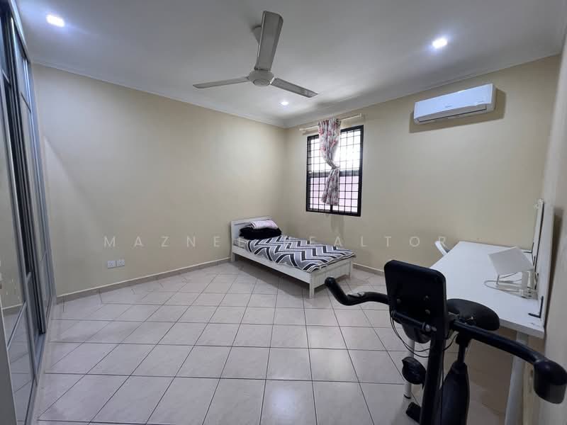 Condominium for Sale at Sri Lojing Condominiums - Maznee Realtor - Bedroom - PropertyGuru.com.my