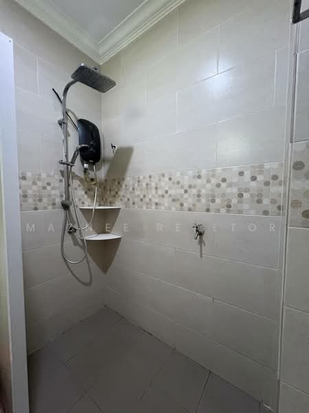 Condominium for Sale at Sri Lojing Condominiums - Maznee Realtor - Bathroom - PropertyGuru.com.my