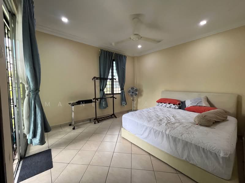 Condominium for Sale at Sri Lojing Condominiums - Maznee Realtor - Bedroom - PropertyGuru.com.my