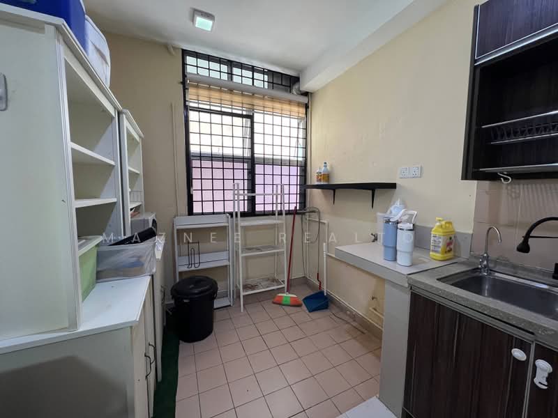 Condominium for Sale at Sri Lojing Condominiums - Maznee Realtor - Kitchen - PropertyGuru.com.my
