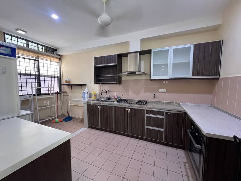 Condominium for Sale at Sri Lojing Condominiums - Maznee Realtor - Kitchen - PropertyGuru.com.my