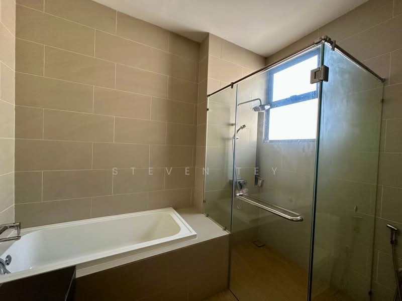 Rumah Berkembar untuk Dijual di Eco Ardence (Setia Alam) - Steven Tey - Bathroom - PropertyGuru.com.my