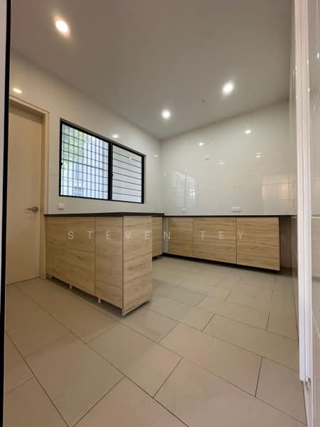 Rumah Berkembar untuk Dijual di Eco Ardence (Setia Alam) - Steven Tey - Kitchen - PropertyGuru.com.my