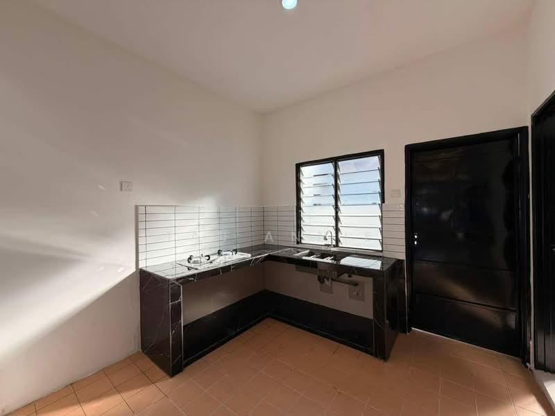 1-storey Terraced House for Sale in Sungai Jawi (Penang) - Tan ANNIE - Kitchen - PropertyGuru.com.my