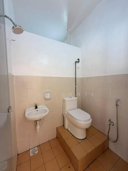 1-storey Terraced House for Sale in Sungai Jawi (Penang) - Tan ANNIE - Bathroom - PropertyGuru.com.my