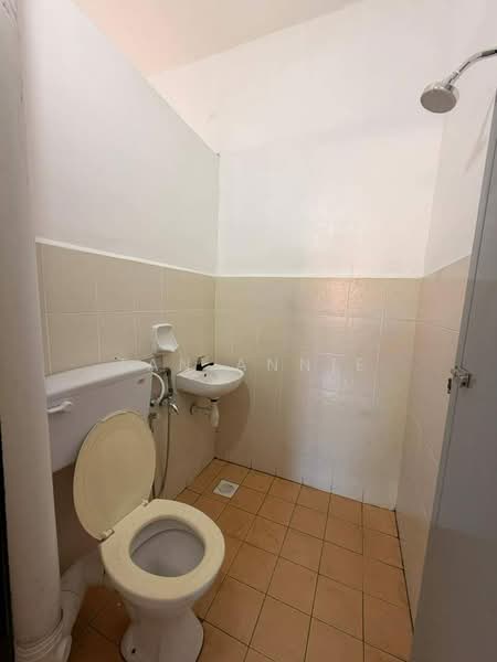 1-storey Terraced House for Sale in Sungai Jawi (Penang) - Tan ANNIE - Bathroom - PropertyGuru.com.my