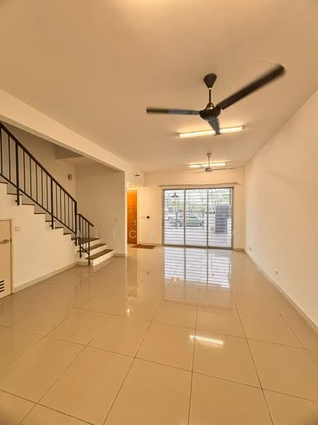 Terraced House for Sale in Kota Emerald (Rawang) - Alice Low - Living Room - PropertyGuru.com.my