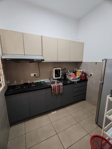 Townhouse for Rent in Bandar Saujana Putra (Tanjong Duabelas) - Matthew Ian Sim - Kitchen - PropertyGuru.com.my