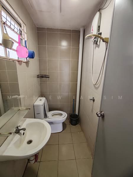 Townhouse for Rent in Bandar Saujana Putra (Tanjong Duabelas) - Matthew Ian Sim - Bathroom - PropertyGuru.com.my