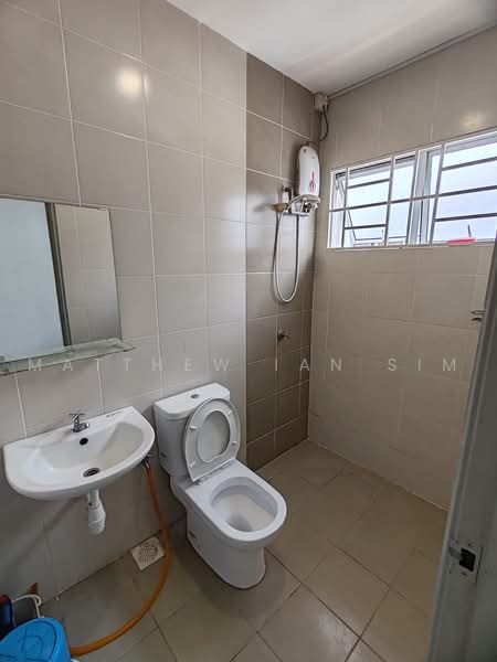 Townhouse for Rent in Bandar Saujana Putra (Tanjong Duabelas) - Matthew Ian Sim - Bathroom - PropertyGuru.com.my