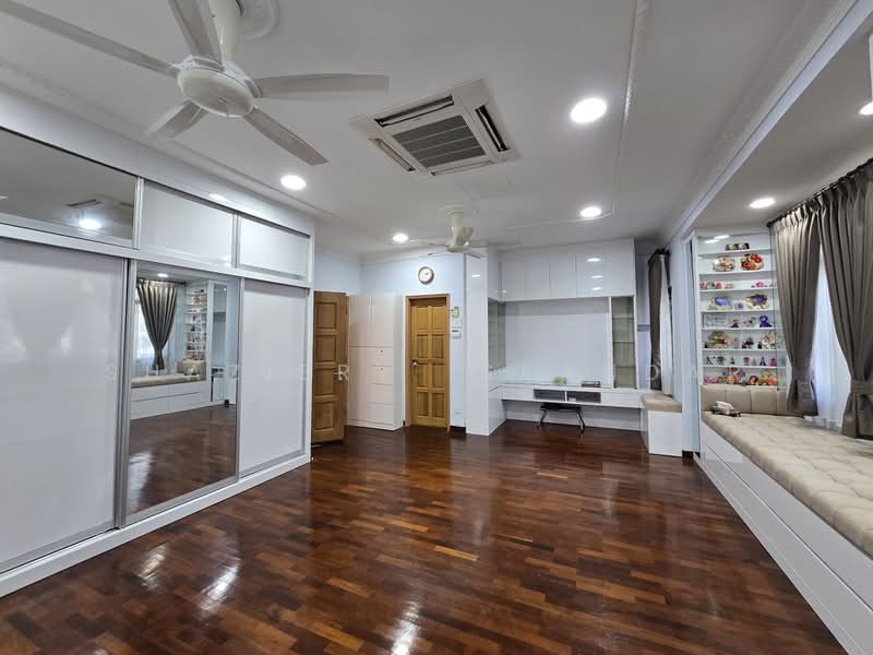 Rumah Berkembar untuk Dijual di Kota Damansara (Selangor) - Shaziery Iskandar - Living Room - PropertyGuru.com.my