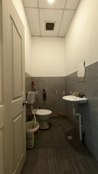 Shop / Office for Rent in Kota Kinabalu (Sabah) - Abby Tan - Bathroom - PropertyGuru.com.my