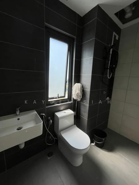 Servis Apartment untuk Disewa di Horizon Suites - Kayden Siah - Bathroom - PropertyGuru.com.my