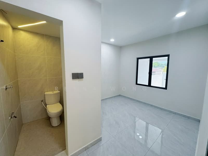 Rumah Teres 1 Tingkat untuk Dijual di Johor Bahru (Johor) - Reyna Wong - Bathroom - PropertyGuru.com.my