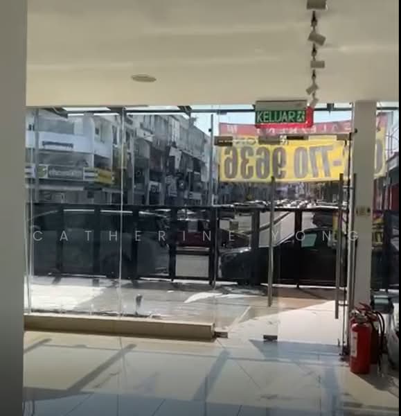 Semi-Detached House for Rent in Bandar Utama Damansara (Petaling Jaya) - Catherine Yong - Entrance - PropertyGuru.com.my