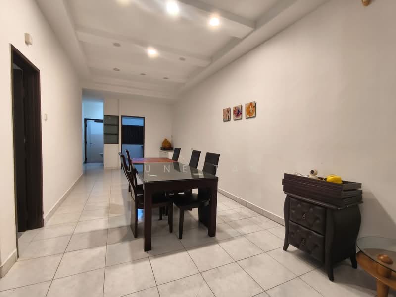 Rumah Teres 1.5 Tingkat untuk Dijual di Taman Pelangi Indah (Ulu Tiram) - June Tan - PropertyGuru.com.my
