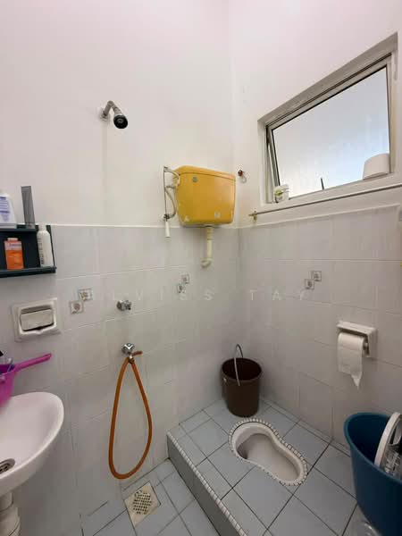 Rumah Teres 2-Tingkat untuk Dijual di Taman Setia Indah (Tebrau) - Alviss Tay - Bathroom - PropertyGuru.com.my
