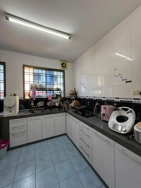 Rumah Teres 2-Tingkat untuk Dijual di Taman Setia Indah (Tebrau) - Alviss Tay - Kitchen - PropertyGuru.com.my