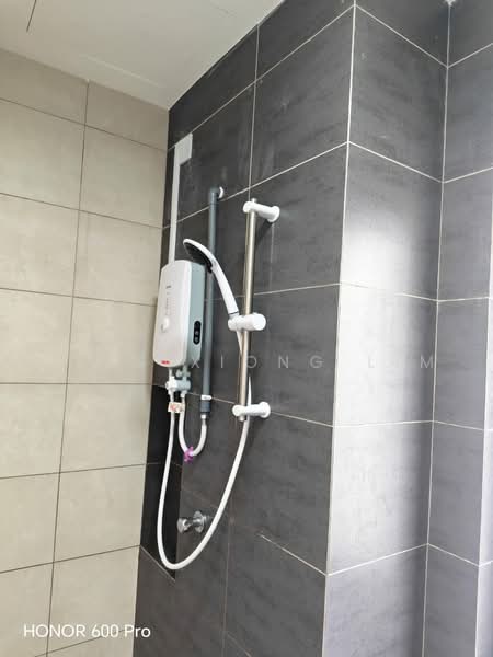 Servis Apartment untuk Disewa di Horizon Suites - Jing Xiong Lim - Bathroom - PropertyGuru.com.my