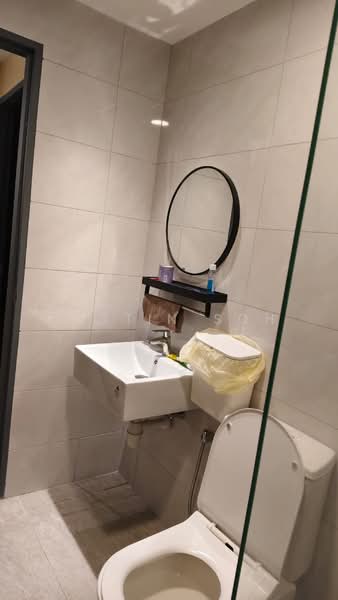 Servis Apartment untuk Disewa di Altris Residences @ The Quartz WM - Justin Soh - Bathroom - PropertyGuru.com.my
