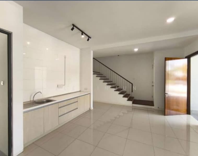 Rumah Teres 3 Tingkat untuk Disewa di Lake Fields (Sungai Besi) - Lee Pinjun - PropertyGuru.com.my