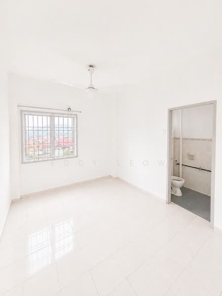 Pangsapuri untuk Dijual di Kiara Apartment - Eddy Leow - Bathroom - PropertyGuru.com.my