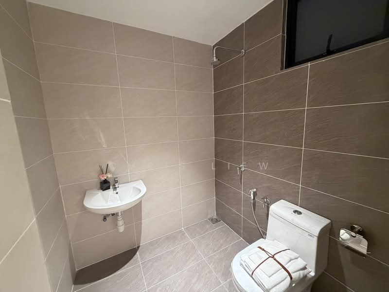 Service Residence for Sale at Bodaiju Residences - Chris Liew - Bathroom - PropertyGuru.com.my
