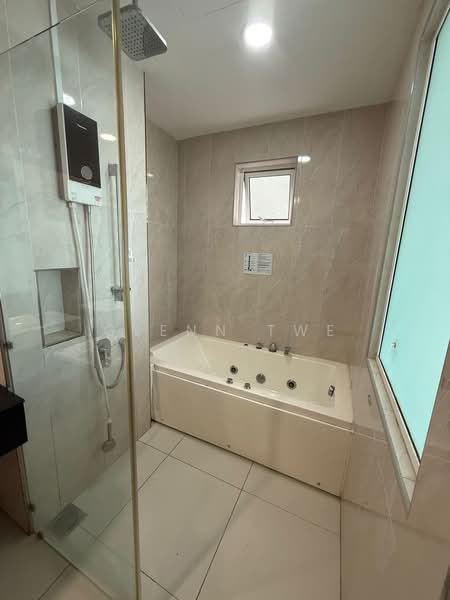 Service Residence for Rent at Paragon Residences @ Straits View - Glenn Twe - Bathroom - PropertyGuru.com.my