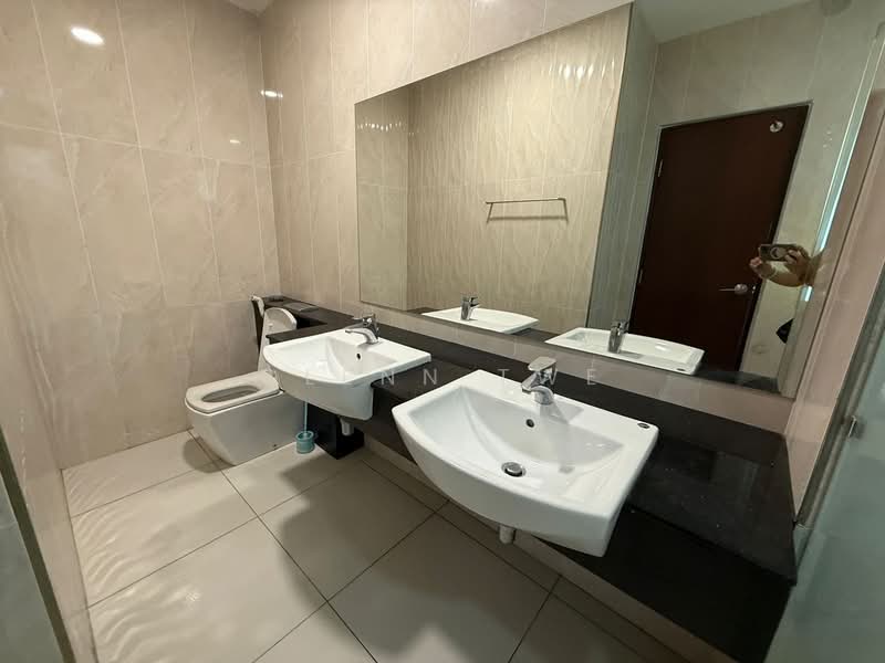 Service Residence for Rent at Paragon Residences @ Straits View - Glenn Twe - Bathroom - PropertyGuru.com.my