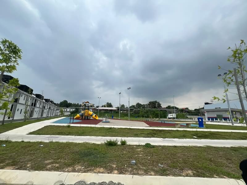 Terraced House for Rent in Kampung Selangor Dredging (Dengkil) - Kent Lee - Exterior - PropertyGuru.com.my