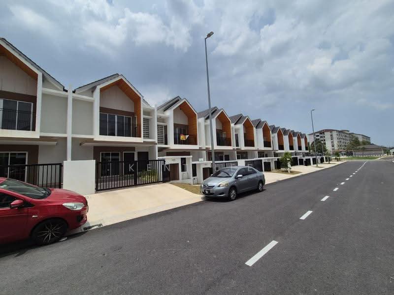 Terraced House for Rent in Kampung Selangor Dredging (Dengkil) - Kent Lee - Exterior - PropertyGuru.com.my
