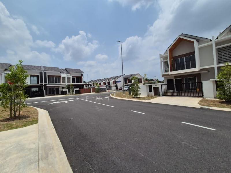 Terraced House for Rent in Kampung Selangor Dredging (Dengkil) - Kent Lee - Exterior - PropertyGuru.com.my