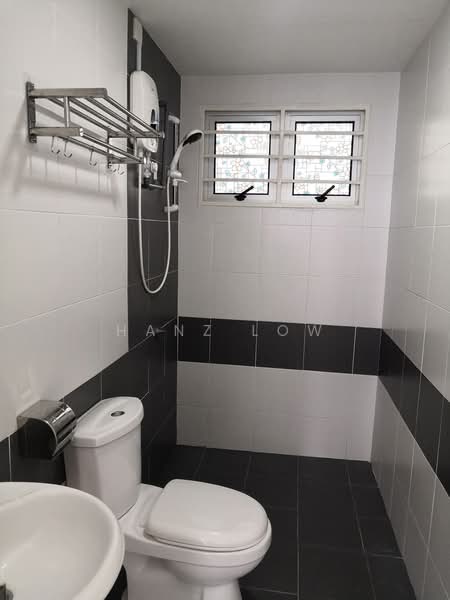 Pangsapuri untuk Disewa di Residensi Razakmas - Hanz Low - Bathroom - PropertyGuru.com.my