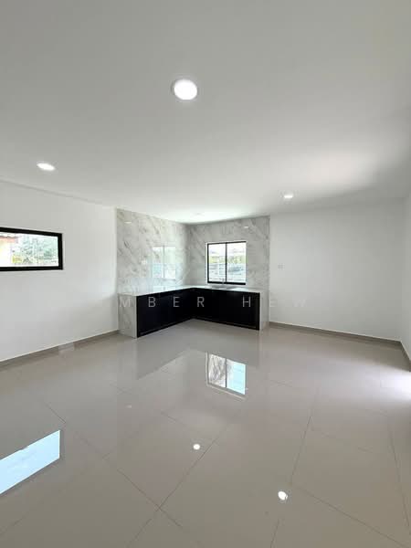 2-storey Terraced House for Sale in Kota Masai (Pasir Gudang) - Amber Hew - Kitchen - PropertyGuru.com.my