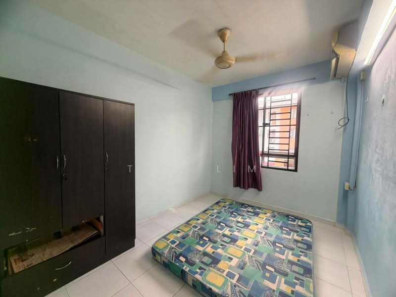 Rumah Flat untuk Disewa di Sri Lanang - Tony Lim - Bedroom - PropertyGuru.com.my