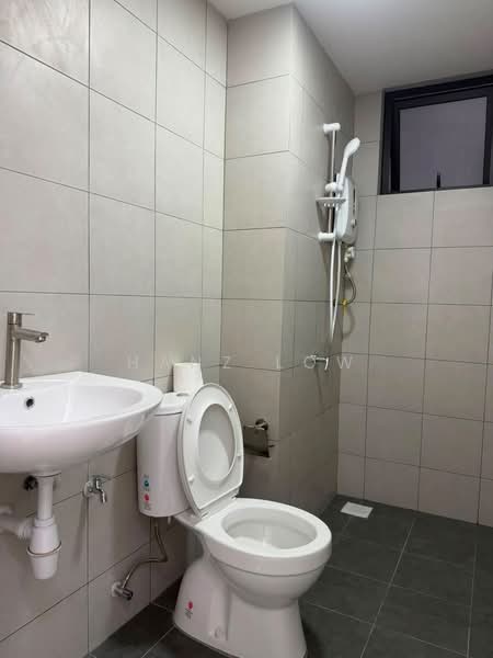 Kondominium untuk Disewa di Pangsapuri Mesra - Hanz Low - Bathroom - PropertyGuru.com.my