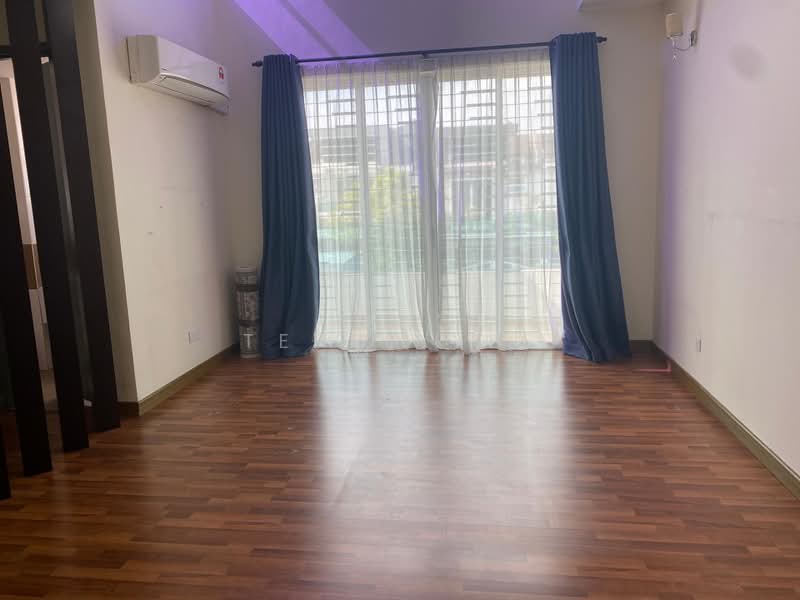 Rumah Teres 2 Tingkat untuk Disewa di Taman Tiara East (Semenyih) - Terry Yee - Living Room - PropertyGuru.com.my