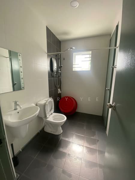 Rumah Teres 2 Tingkat untuk Disewa di Taman Tiara East (Semenyih) - Terry Yee - Bathroom - PropertyGuru.com.my