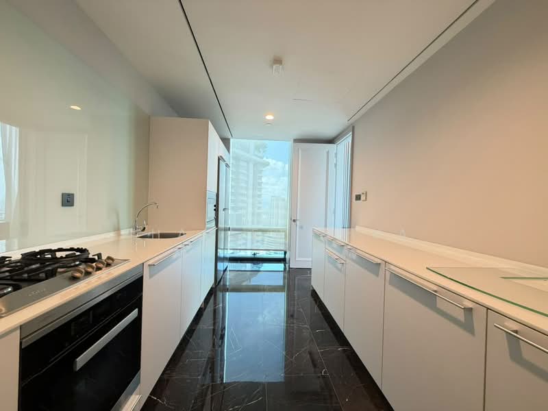 Servis Apartment untuk Dijual di St Regis - Charles Phua - Kitchen - PropertyGuru.com.my