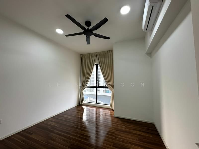 Shop / Office for Sale in Sungai Buloh (Selangor) - Lennon Poon - Bedroom - PropertyGuru.com.my