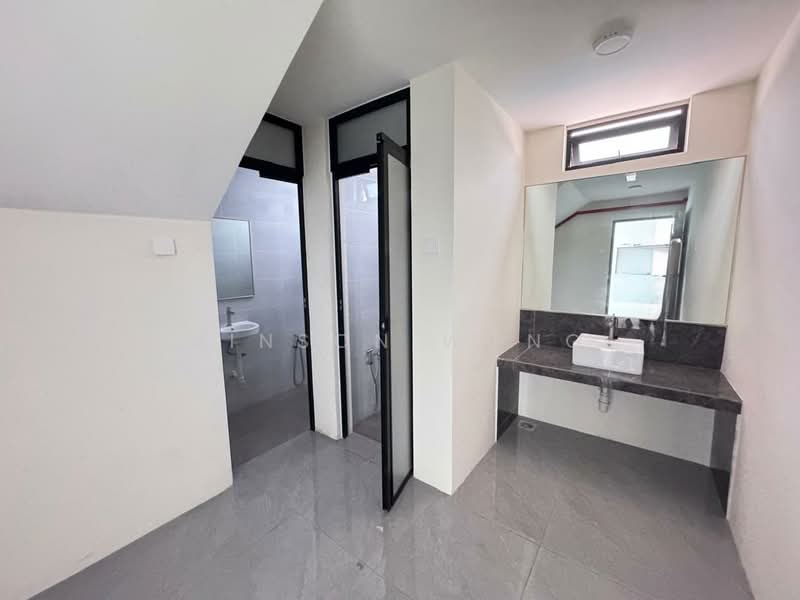 Detached Factory for Sale in Taman Industri Alam Jaya (Puncak Alam) - Jinson Wong - Bathroom - PropertyGuru.com.my