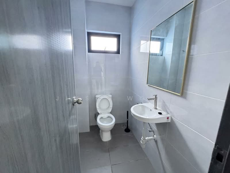 Detached Factory for Sale in Taman Industri Alam Jaya (Puncak Alam) - Jinson Wong - Bathroom - PropertyGuru.com.my
