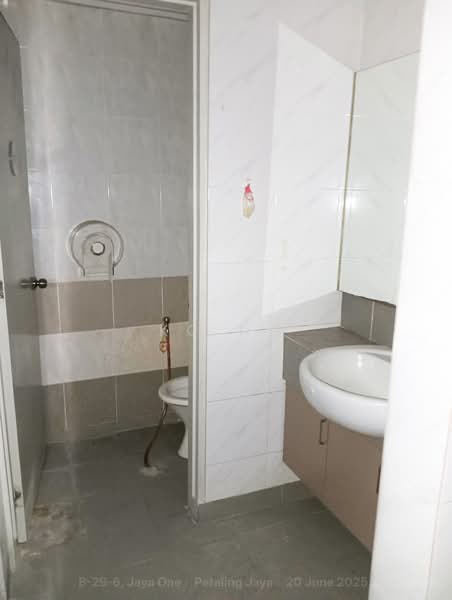 Kedai / Pejabat untuk Dijual di Petaling Jaya (Selangor) - KC Ng - Bathroom - PropertyGuru.com.my