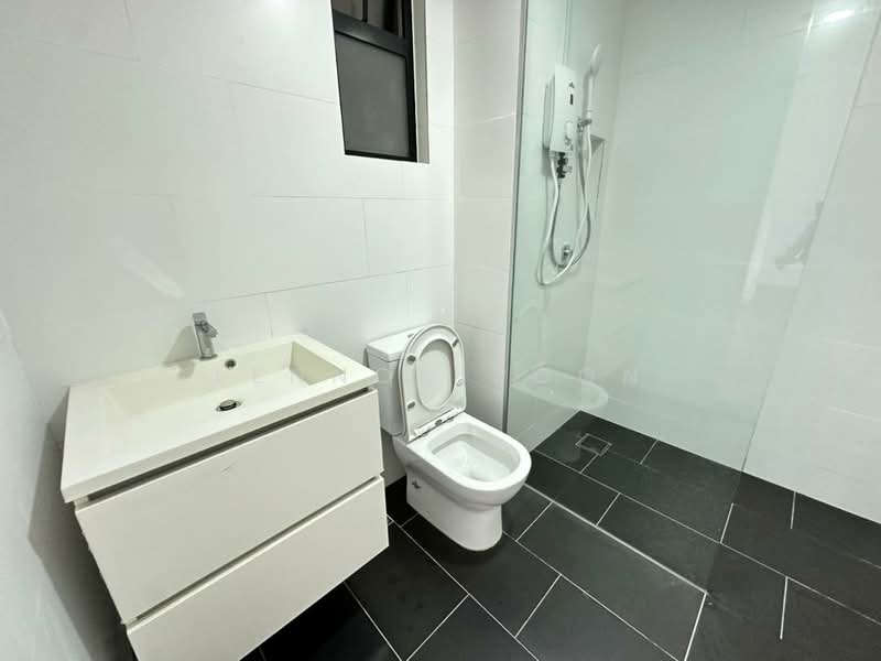 Shop / Office for Sale in Sungai Buloh (Selangor) - Lennon Poon - Bathroom - PropertyGuru.com.my