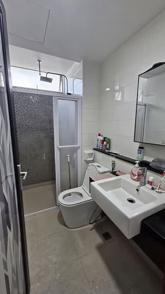 Kondominium untuk Dijual di Spring & Summer Tower, All Seasons Park - Li Fang - Bathroom - PropertyGuru.com.my