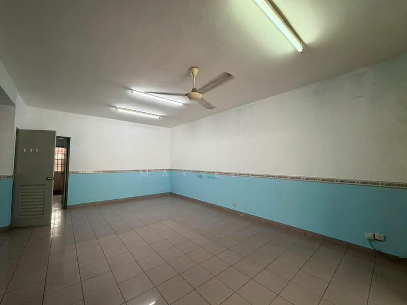 Rumah Teres 2 Tingkat untuk Dijual di Bandar Baru Permas Jaya (Permas Jaya) - May Lee - Living Room - PropertyGuru.com.my