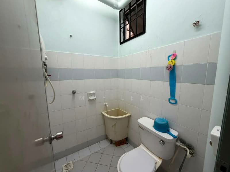 Rumah Teres 2 Tingkat untuk Dijual di Bandar Baru Permas Jaya (Permas Jaya) - May Lee - Bathroom - PropertyGuru.com.my
