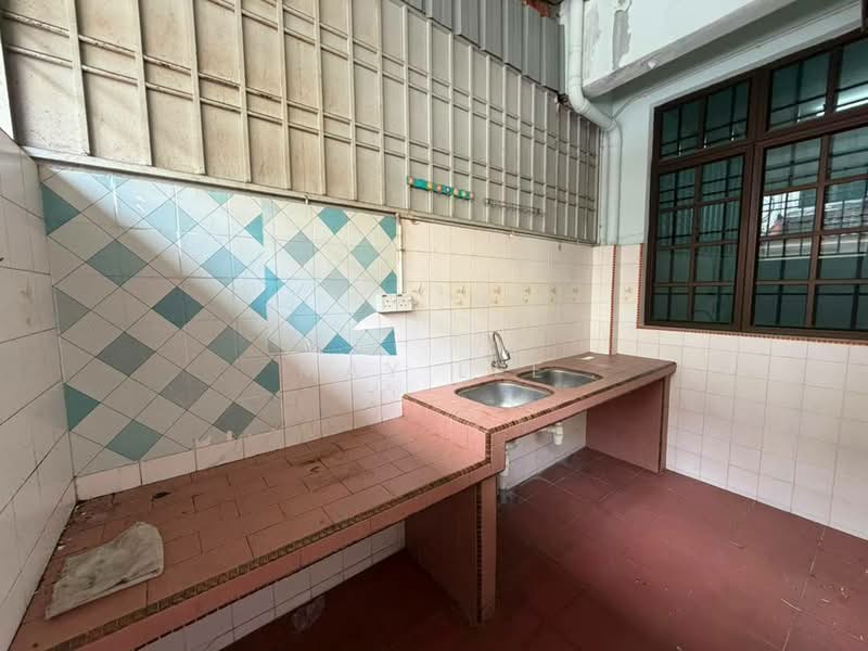 Rumah Teres 2 Tingkat untuk Dijual di Bandar Baru Permas Jaya (Permas Jaya) - May Lee - Kitchen - PropertyGuru.com.my